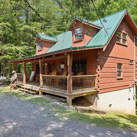 A Charming Cabin, Pool, Firepit, Hot Tub-Jacuzzi
